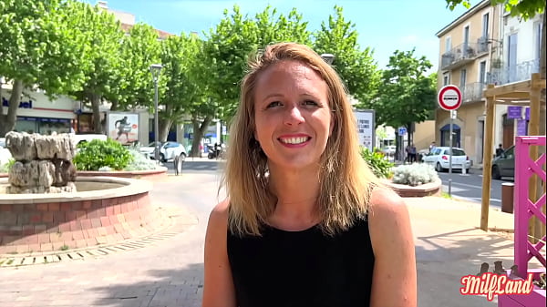 Download Video - Julie&comma; milf coquine en qu&ecirc;te de plaisir Part 1