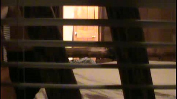 thumb peeping tom