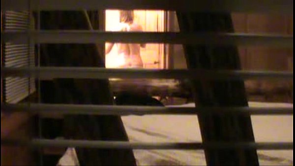 thumb peeping tom