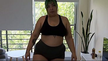 Gordibuena seduce a su personal trainer para que le de bien duro