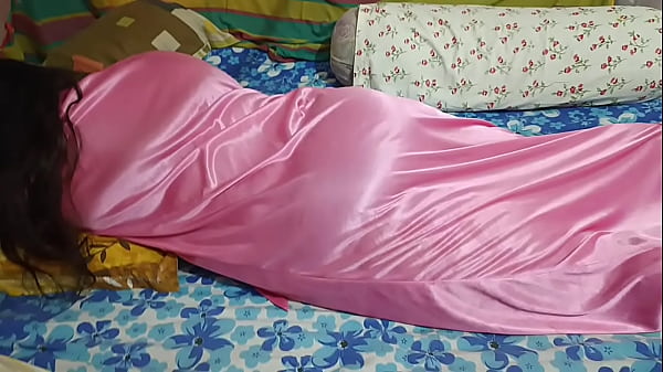 Download Video - Cute Desi Girlfriend get her big ass massaged