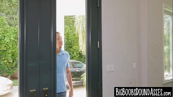 Luscious Angela White receives BBC after kinky bath