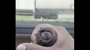 窓の高いところに射精する