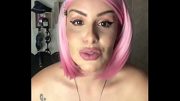 Baby loves to masturbate wet pussy