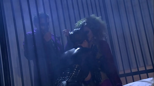 Katwoman Jennifer Dark Prowls Into A Prison Cage 3way