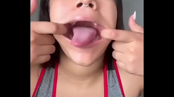 18 year old Cumwhore simulating blowjob