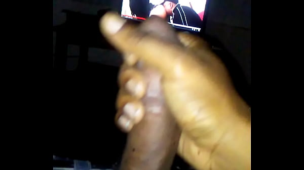 Eatmysause Saccadés En Regardant Ass Eating Eating Porn