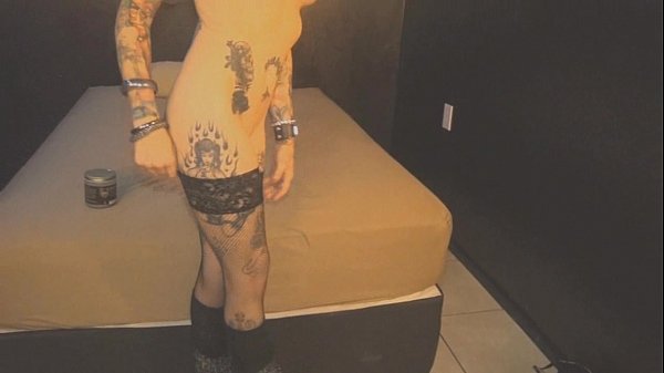 Vinyl Vixen Cums To the  Gangbang Club House - Gangbangchurch.com