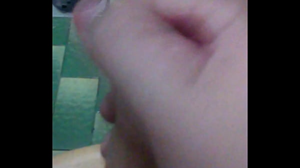 thumb knocking before bathing