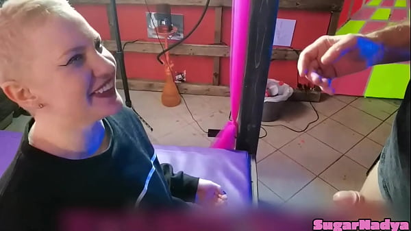 Hannamontana A Sucé La Bite Du Réalisateur Puis L'a Baisé