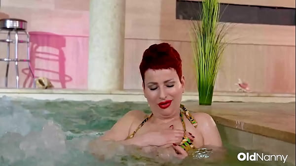 Busty MILF Lisa Pinelli In An Intimate Solo Scene