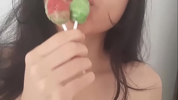 Emma puts a candy in her pussy