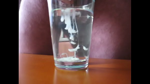 Max a jeho pořádný výstřik