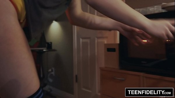 TEENFIDELITY Geek Girl Jenna Reid Creampied