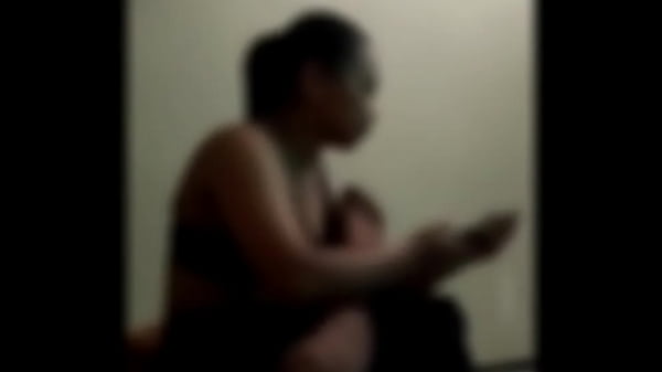 Download Video - bokep indonesia cewenya bilang pacarnya lagi kerja jadi aman datang ke kos