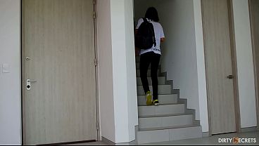 Lustful HairyPussy Pee&rsquo;s From Fuck With a Big Dildo