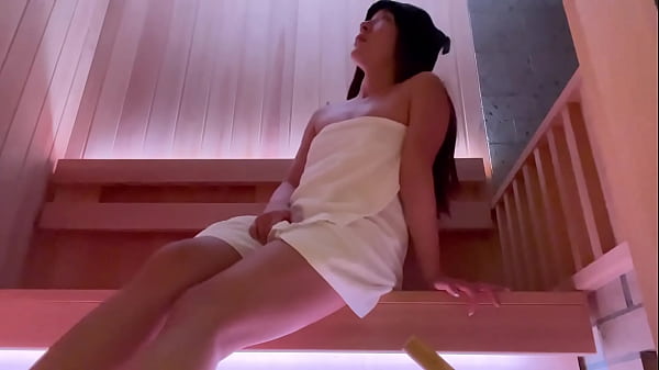 Onsen Girl - How about entering a sauna together?