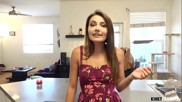 Download Video - Kinky Family - Seducing stepdad for Aspen Reign vlog