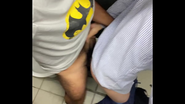 O funcion&aacute;rio do escrit&oacute;rio n&atilde;o tem escolha a n...