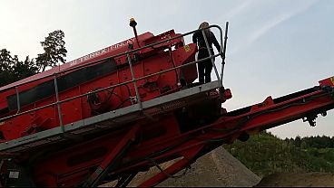 Nagymama séta a kavicsbányában áttetsző leggingsben