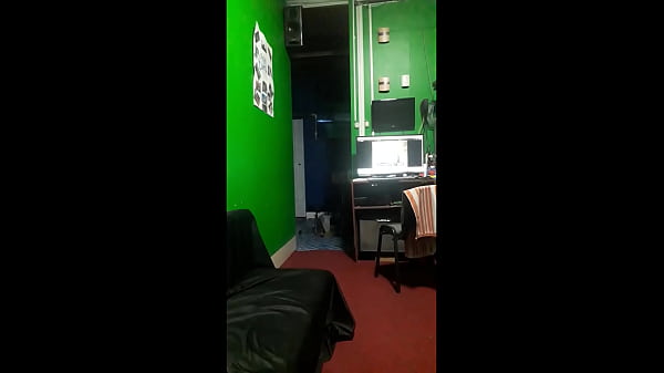 La mujer de mi hermano tiene un culo espectacular, me pidi&oacute; que la cuidara y me suplicaba creampie anal