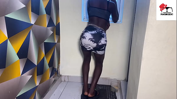 Young amateur Nigerian couple having sex while ...