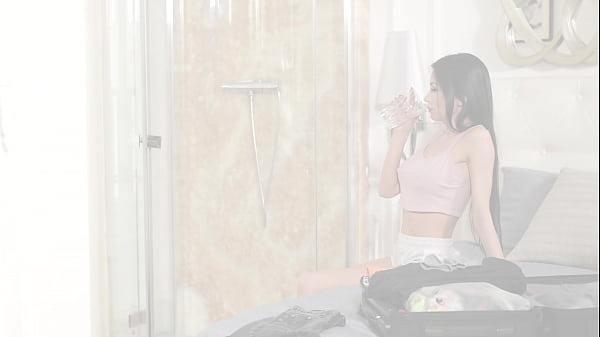 Sasha Rose Takes Revenge on Cheating BF by Filming with 2 Moving Men with BBCs GP2623