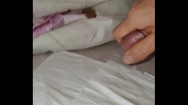 帅气哥哥在家寂寞打飞机射了一床