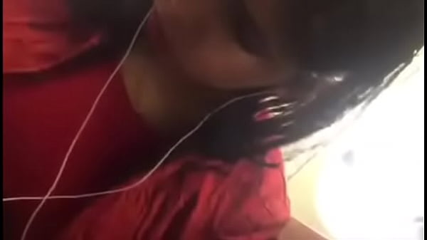 Pervertido enseña su pene