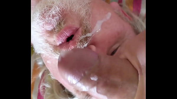 Énorme Bite Non Coupée Éjacule Sur Mon Visage