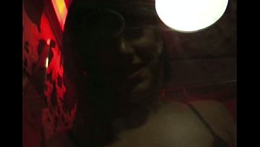 A very daring young man enters a peep show and becomes infatuated with one of the dancers.