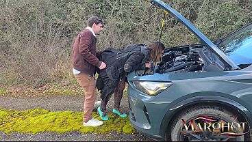 Car Breakdown on Country Road – Stranger Ate My Pussy Then Fucked Me Hard on the Hood & in the Trunk 91 sec