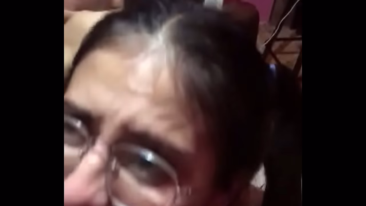 Chupando verga en hilo
                    culona muchos negros