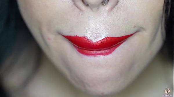 Damn Sexy Bimbo LIps