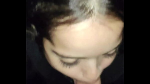 Download Video - Levei a Debora Prado pra dar um rol&ecirc; pela cidade e paramos na linha do trem&comma; coloquei ela pra chupar minha pica e gozei nos peitos gostosos dela -  COMPLETO NO RED