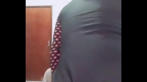 little bitch wiggling 15 sec