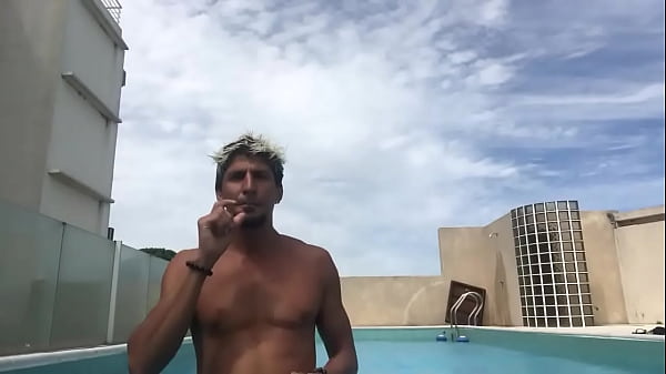 Small pool and to relax 7 sec