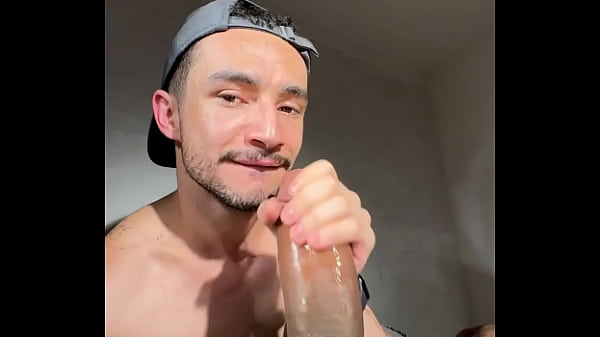 Dei meu cuzinho apertado pra esse pauzudo