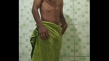 Billy no banheiro se banhando