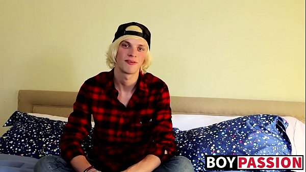 Twink blondie Kayden shares his solo adventure ...