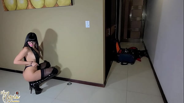I have a photo shoot but in the end I feel like sucking the photographer's cock