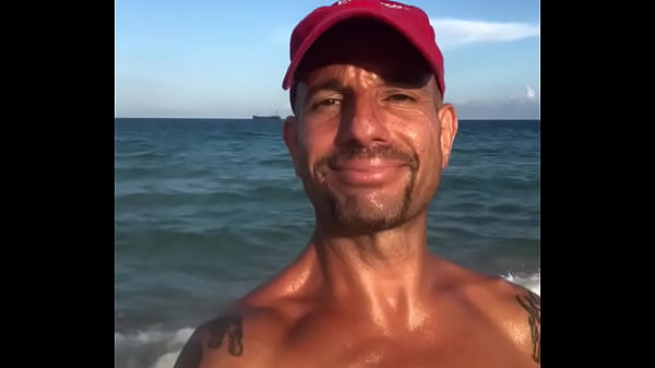 Download Video - THE LIFEGUARD PORNSTAR MAXXX LOADZ