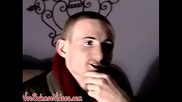 Skinny smooth amateur Robert masturbates solo a...