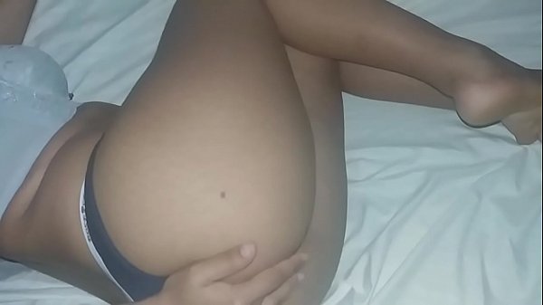 Download Video - sexo anal&comma; mi padrastro me destroza el culo con polla extra grande&comma; celebrando la bien venida de lebron james a los angeles