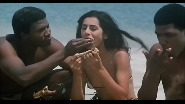 Indian Actress Kitu Gidwani Topless In French M...