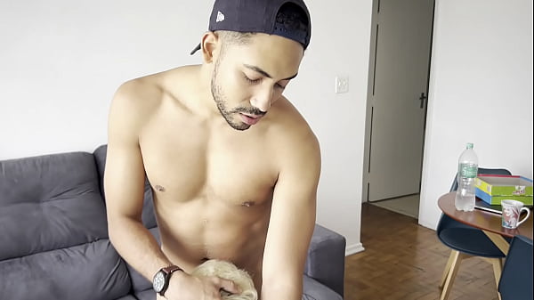 jogando twistter com o irm&atilde;o da minha amiga