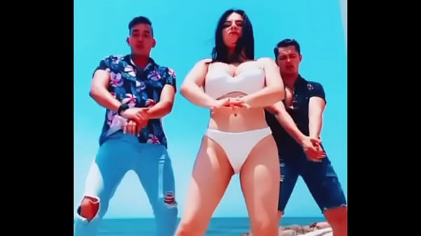 Lizbeth ense&ntilde;a su hermoso culo
