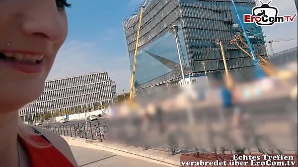 Download Video - EroCom Date - Dicke Blonde Frau mit natur titten wird bei Stra&szlig;enflirt Casting abgeschleppt und gefickt