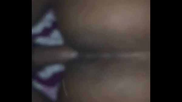 thumb some good pussy