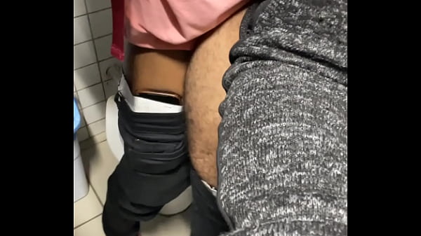 Safadeza no banheiro da academia, mamou, deu a ...